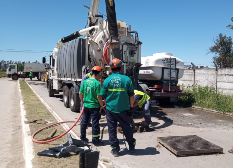 Foto de Desobstrucción y limpieza de conductos pluviales, sumideros y nexos 1