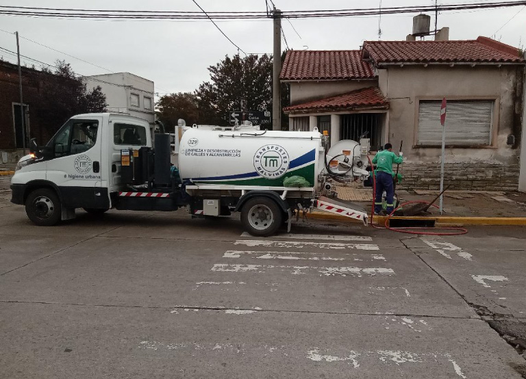 Foto de Desobstrucción y limpieza de conductos pluviales, sumideros y nexos 4