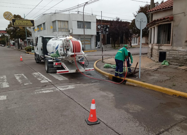 Foto de Desobstrucción y limpieza de conductos pluviales, sumideros y nexos 6